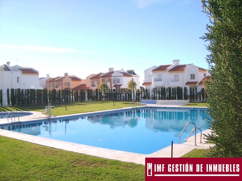 Foto ebf1492a-6a7d-4f42-aa3c-450ce3895cd5. Chalet in urbanización limonar 67 in El Limonar Vélez - Málaga