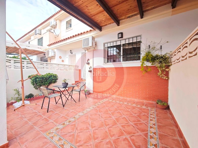 Foto 54ea5078-40fc-4bd9-8698-98034d665925. Casa a schiera in calle vertedera 15 in Chilches