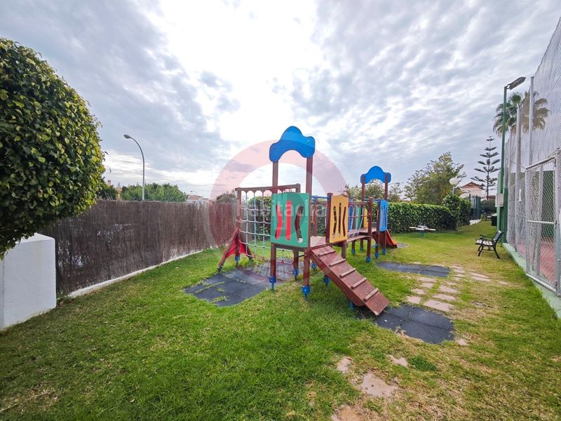 Foto 5c3be11c-0faa-42a4-9995-6984f78af396. Casa a schiera in calle vertedera 15 in Chilches
