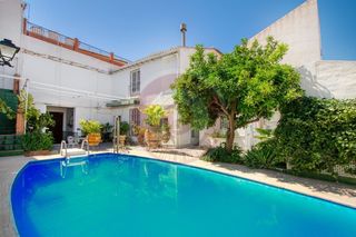 Casa  Calle virgen de la paz 12. Exclusiva casa señorial con piscina en el centro histórico de vé