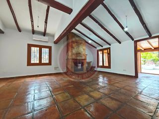 Chalet  Urbanizacion pequeña axarquia la 19. ?? espectacular villa independiente con gran parcela y piscina p