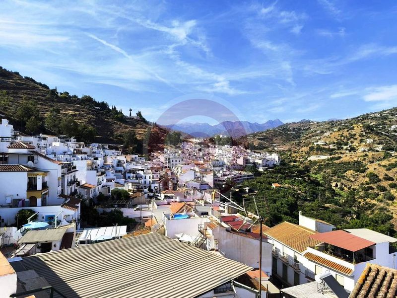 Foto 4abc49e6-211c-498b-b411-4102bc95836c. Casa adossada a Torrox pueblo Torrox