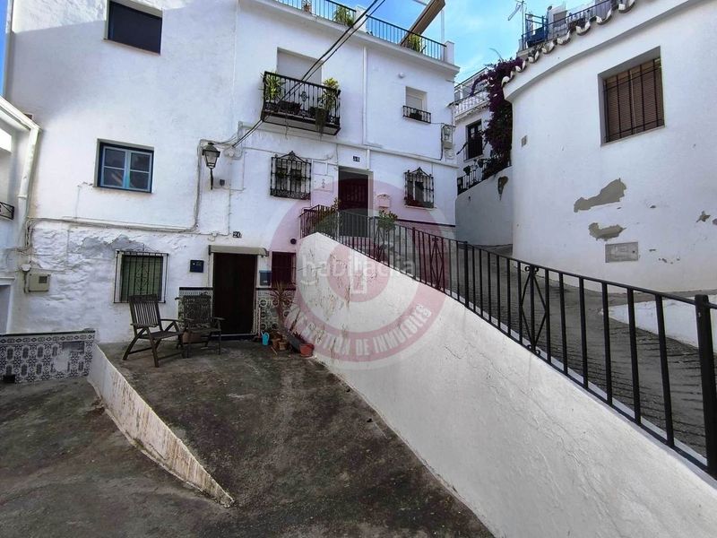 Foto 83dc33ee-1c79-4627-bfa1-6f3e0c814974. Casa adossada a Torrox pueblo Torrox