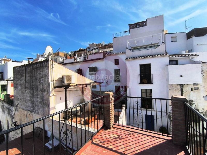 Foto c06e0e24-c4f8-4ece-8591-dc3c7b9224d3. Casa adossada a Torrox pueblo Torrox