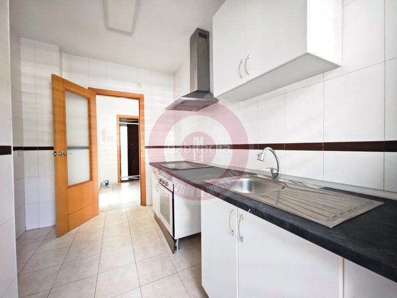 Foto e058b4f9-57ec-4e97-8292-ddaf293f49be. Apartament a calle mar cantabrico 16b a Poniente-Faro Torre del Mar