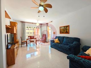 Appartement  Calle reñidero 20. Piso vpo en venta en vélez-málaga | 3 dormitorios, terraza y gar
