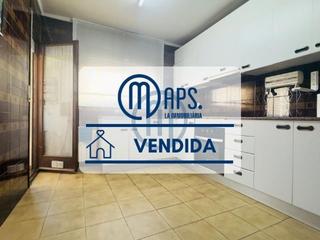 Casa adossada a Roca del Valls (La). En la roca del valles