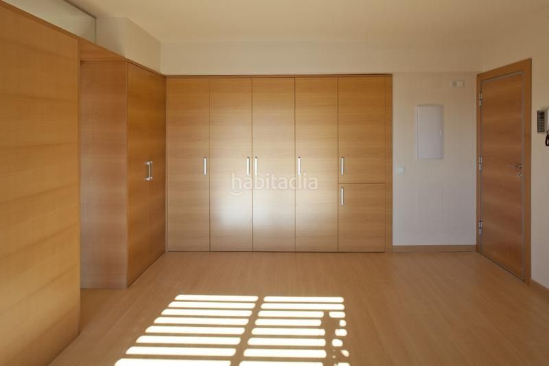 Foto 2673e10f-97f1-4657-8f5b-8933a9f3b453. Rent apartment in calle huestes 3 in La Buhaira Sevilla
