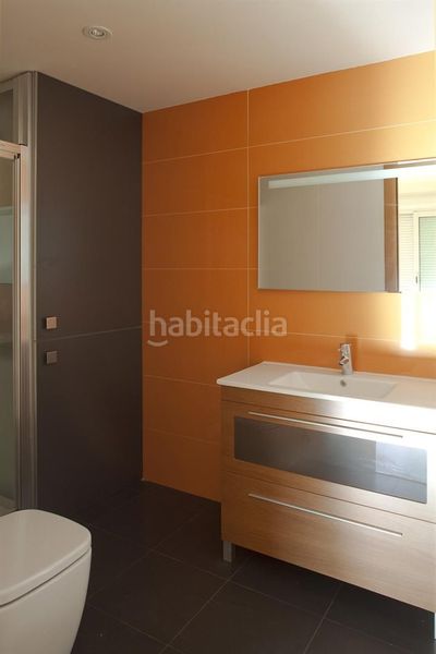 Foto 26dddc92-93f0-4982-aa06-7c6de1fd4cf8. Rent apartment in calle huestes 3 in La Buhaira Sevilla
