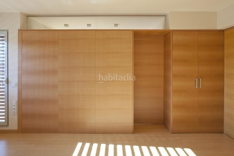 Foto 2b8ba9e4-9924-4aaa-a492-59a813600b06. Rent apartment in calle huestes 3 in La Buhaira Sevilla