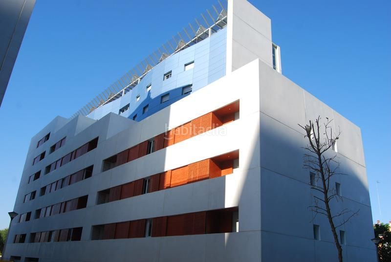 Foto 6c57dc80-2c17-41af-8825-473febb265fc. Rent apartment in calle huestes 3 in La Buhaira Sevilla
