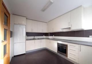 Miete Etagenwohnung in Calle isla de la gomera 4. Piso en alquiler de 3 dormitorios en zona albayda