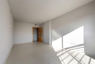 Lloguer Pis en Calle isla de la gomera 4. Piso de 3 dormitorios en alquiler en barrio albayda