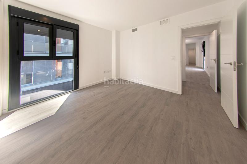 Foto f47b21c0-e1c7-4cd6-8682-b8c3a0cc8e6d. Miete etagenwohnung in calle campamento 31 in La Buhaira Sevilla