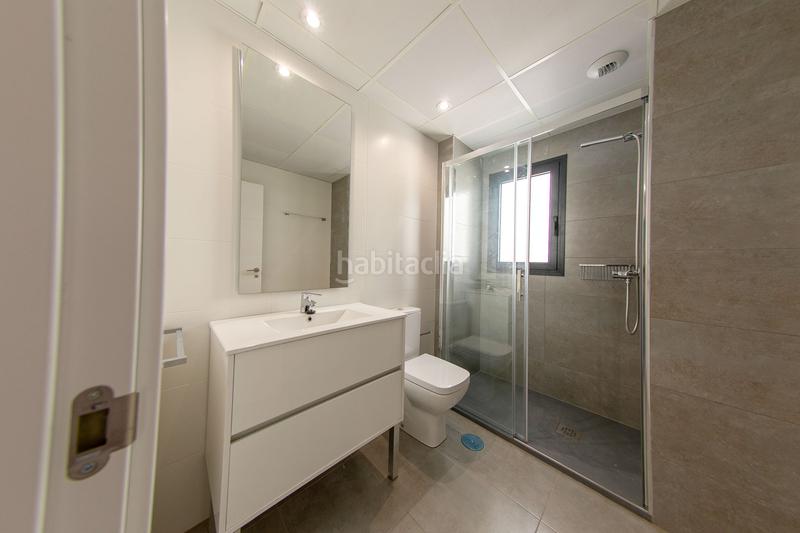 Foto 15acaa0a-a175-45b3-8852-d20f4d15e1a9. Rent flat in calle campamento 31 in La Buhaira Sevilla