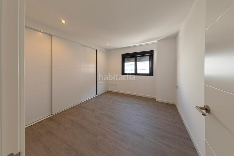 Foto 20030779-cd79-4487-9d82-8b23937ff253. Rent flat in calle campamento 31 in La Buhaira Sevilla