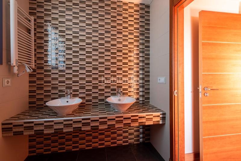 Foto 255a3f84-3b02-47ca-a9b4-b80e60b15789. Attique dans calle juan de mata carriazo 9 dans San Bernardo Sevilla