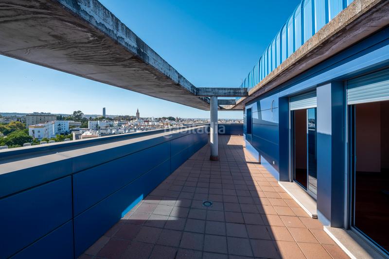 Foto 30244763-6ed8-4f42-83d8-541f04156741. Attique dans calle juan de mata carriazo 9 dans San Bernardo Sevilla