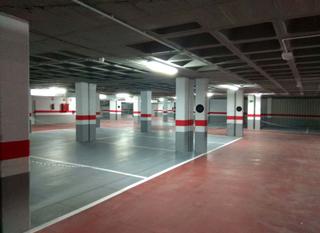 Parking coche en Plaza 3 de abril 8. A la venta plazas de aparcamiento, trasteros y plazas de aparcam