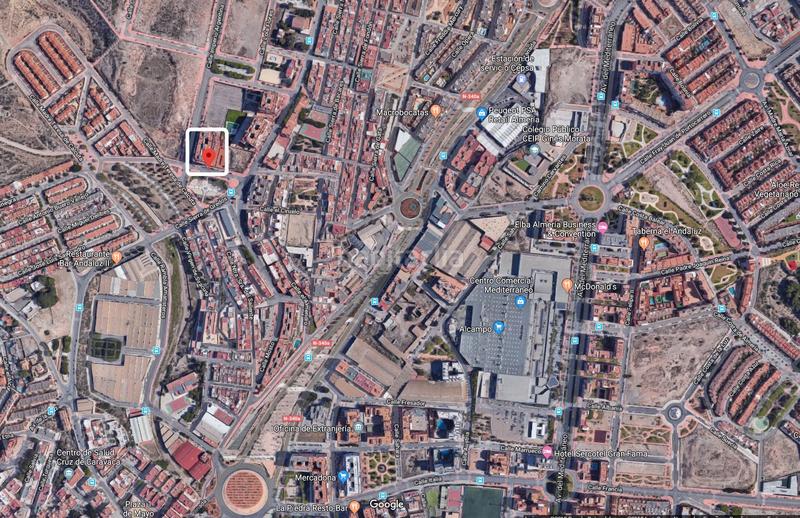 Foto e905db51-17a6-4116-84ab-b699409bc824. Rent business premise in calle pinito del oro 4 in Almería