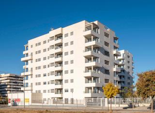 Rez-de-chaussée à Avenida federico garcía lorca 38. Piso de 2 dormitorios en magnífica urbanización con piscina