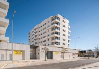 Local Comercial a Avenida federico garcía lorca 38. Local en venta en barrio albayda