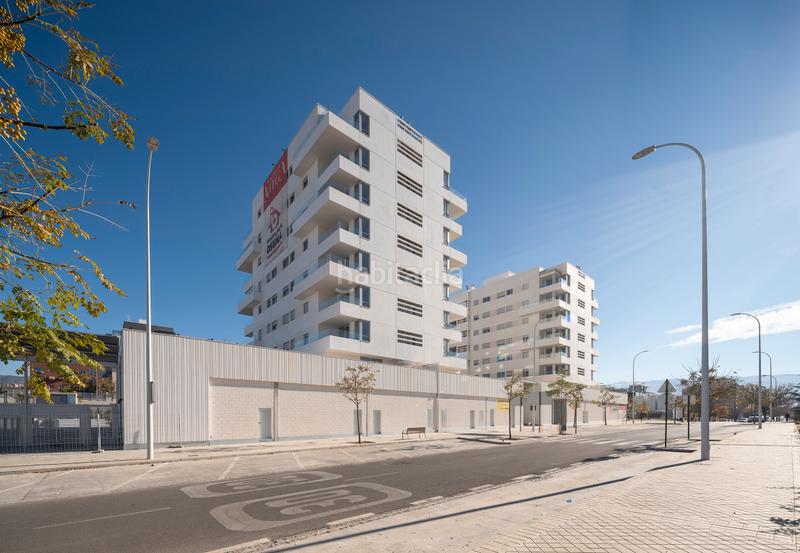 Foto bea0ddbe-1285-4431-abb1-172531497b38. Locale commerciale in avenida federico garcía lorca 40 in Granada