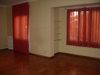 Location Appartement à Carrer de còrsega 500. Pis cèntric gran amb pati