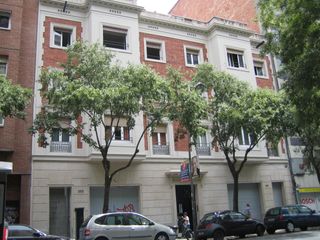 Lloguer Pis a Carrer de còrsega 500. Pis cèntric gran amb pati