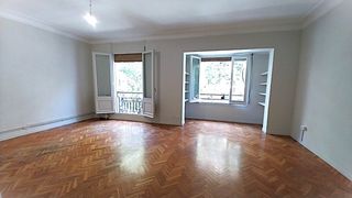Lloguer Pis a Carrer de còrsega 500. Pis gran i lluminós