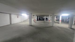 Car parking in Plaza Cándido Elorza