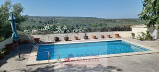 Xalet a Baeza. Acogedor chalet en venta en la yedra