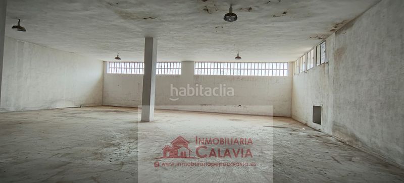 Foto f0f356db-58d7-4aae-b286-efff3f719a1a. Nau industrial a Martos