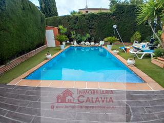 Xalet a Baeza. Espectacular chalet en la yedra