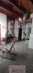Xalet a Baeza. Chalet en venta con gran terreno en baeza