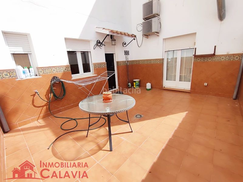 Foto 10f77c10-c6a6-4044-8fc1-9bfe0f64e033. Casa amb xemeneia calefacció aparcament a Baeza