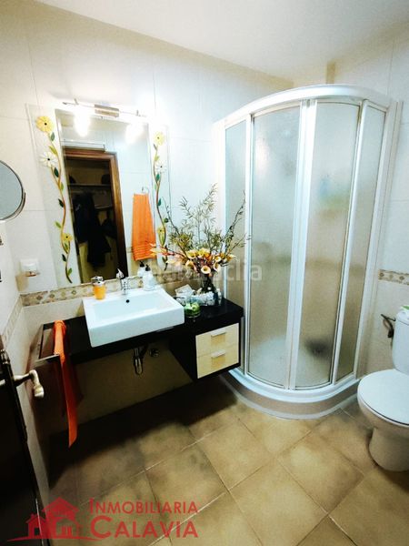 Foto d6e4057a-cd5d-4659-b629-5e5a1a8cd4cc. Casa amb xemeneia calefacció aparcament a Baeza