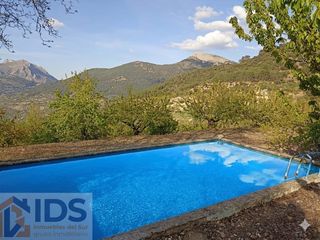 Chalet in Albánchez de Úbeda. Precioso cortijo en venta