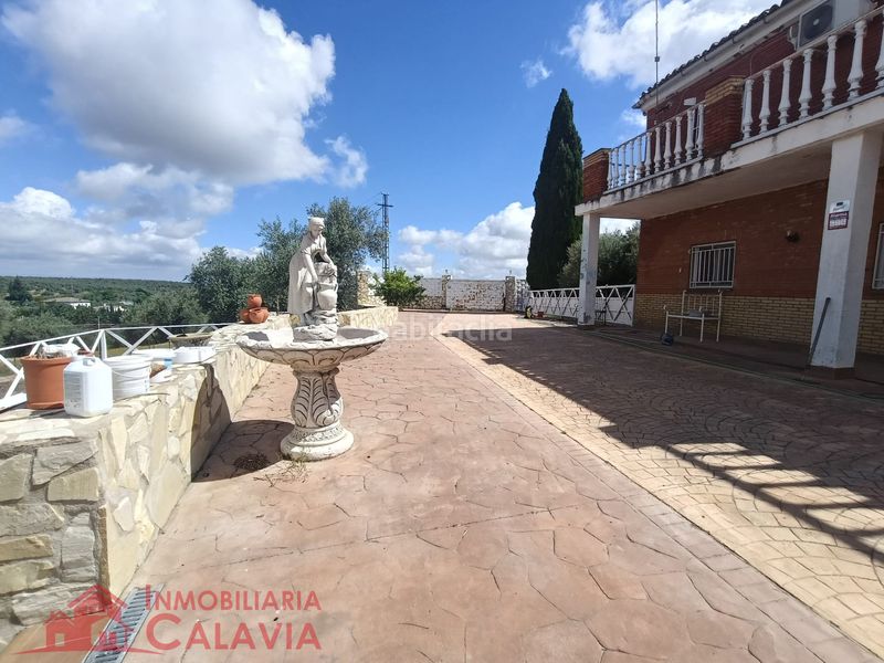 Foto e1e2ead9-d77a-40f0-a082-247a88f6b646. Xalet amb xemeneia calefacció piscina a Baeza