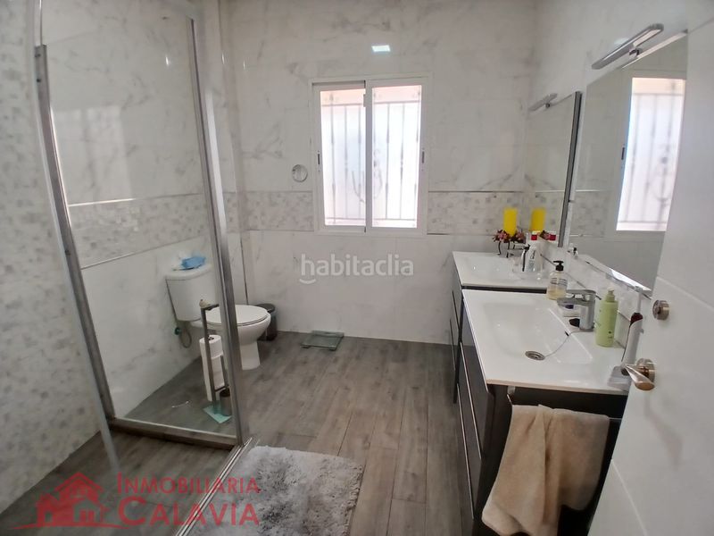 Foto f9996ac9-d44e-4339-8b7e-161c8339abd5. Xalet amb xemeneia calefacció piscina a Baeza