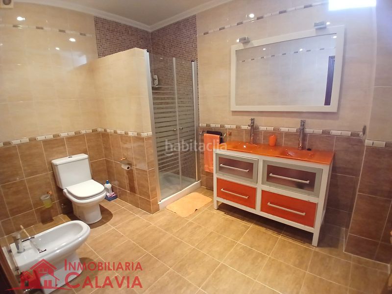 Foto 1071fc34-53e0-429e-9246-8c8643c0fda1. Casa amb xemeneia calefacció aparcament a Baeza