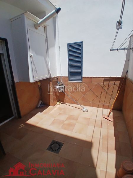 Foto 41ac8ba7-4e46-4991-b7f0-a50ac9eacd2e. Casa amb xemeneia calefacció aparcament a Baeza