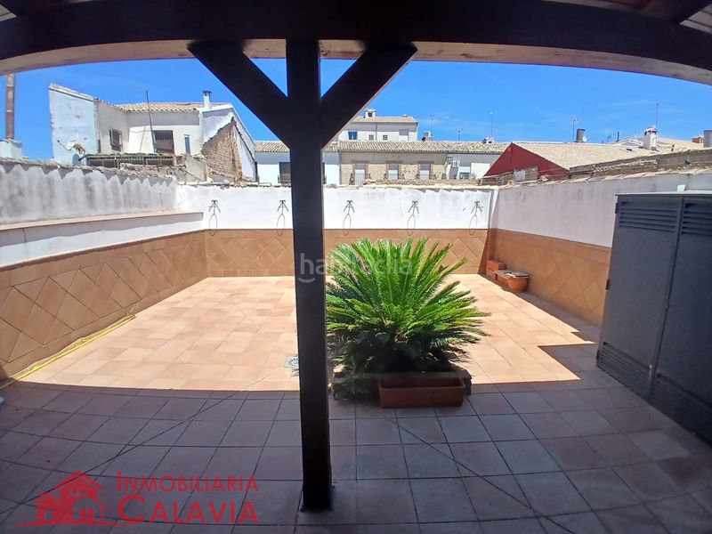 Foto 85a13b58-c9ef-40d2-93f9-dfa0e6d686af. Casa amb xemeneia calefacció aparcament a Baeza