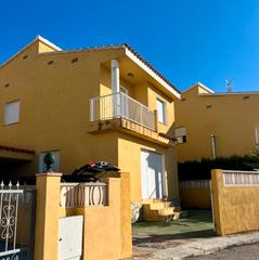 Chalet à Camí de cervera 156. Chalet en venta en peñiscola