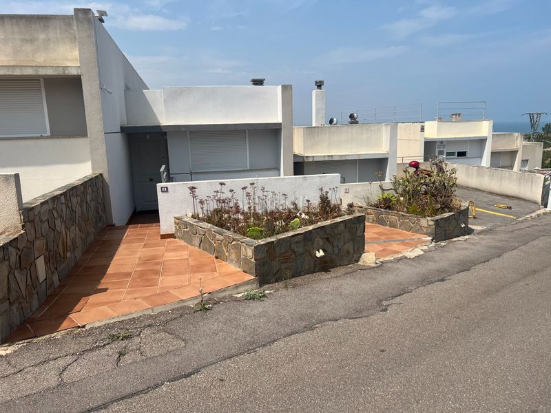 Foto a9db86a8-ffa2-4ecd-a09e-384fc086499a. Casa adossada a carrer de cuba 12 a Las Atalayas-Urmi-Cerro Mar Peñíscola