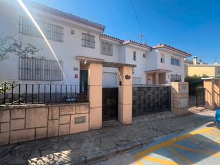 Maison jumelée à Carretera de l estación 162. Chalet adosado en venta en peñiscola