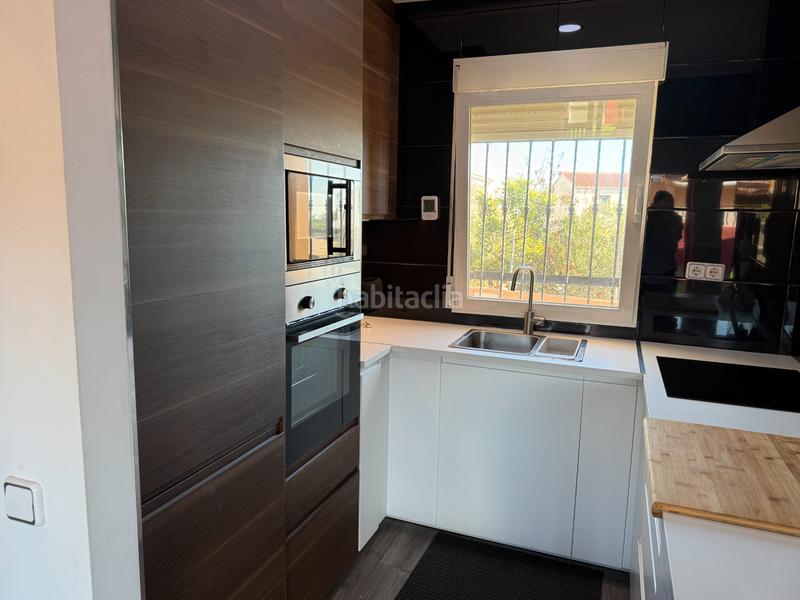 Foto 626e4e13-8b3b-4c2f-9700-9b25c59c2fd6. Reihenhaus in plaça poligono 14 108 in Las Atalayas-Urmi-Cerro Mar Peñíscola