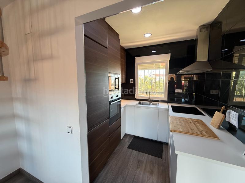 Foto 755c049a-5745-45f0-8cb9-b1bac50757cf. Reihenhaus in plaça poligono 14 108 in Las Atalayas-Urmi-Cerro Mar Peñíscola