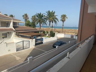 Apartament a Avinguda del Papa Luna 84