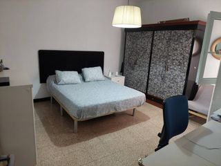 Affitto Appartamento in Casco Histórico. Alquiler de piso luminoso de 4 habitaciones en castelló de la pl